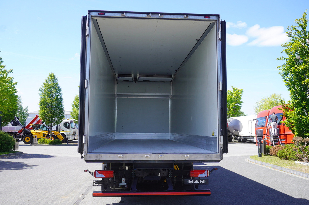 MAN GX 26.510 / 2022 / NEW Krone bitemperature refrigerated truck / Carrier Supra 850 MT / 4 units - Kravas automašīna refrižerators: foto 4 MAN GX 26.510 / 2022 / NEW Krone bitemperature refrigerated truck / Carrier Supra 850 MT / 4 units - Kravas automašīna refrižerators: foto 4