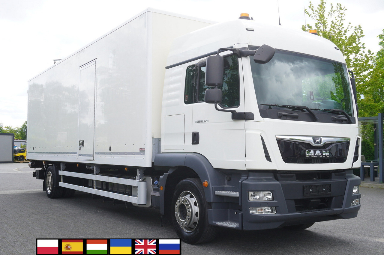 MAN TGM 18.320 / 21 EPAL box / 180 tho. km / Dhollandia 2500 kg / sleeping cab - Kravas automašīna ar slēgto virsbūvi: foto 1 MAN TGM 18.320 / 21 EPAL box / 180 tho. km / Dhollandia 2500 kg / sleeping cab - Kravas automašīna ar slēgto virsbūvi: foto 1