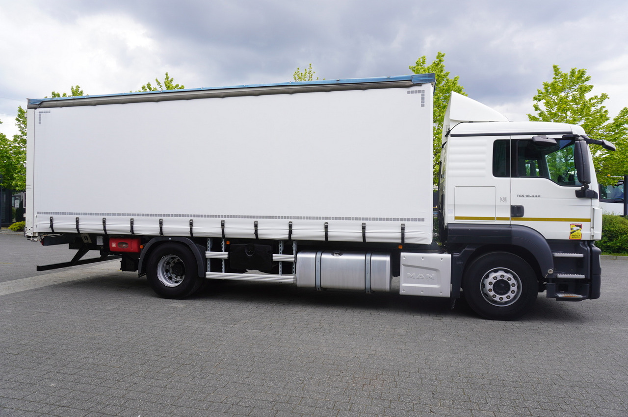 MAN TGS 18.440 / 19 EPAL curtainsider / Sleeper cab - Kravas automašīna ar tentu: foto 2 MAN TGS 18.440 / 19 EPAL curtainsider / Sleeper cab - Kravas automašīna ar tentu: foto 2