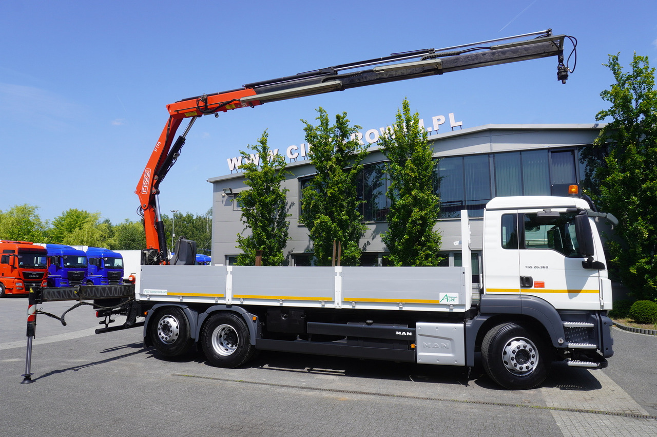 MAN TGS 26.360 Flatbed / Fassi F175 7.7 T / steered 3rd axle - Bortu kravas automašīna/ Platforma, Kravas auto ar manipulatoru: foto 4 MAN TGS 26.360 Flatbed / Fassi F175 7.7 T / steered 3rd axle - Bortu kravas automašīna/ Platforma, Kravas auto ar manipulatoru: foto 4