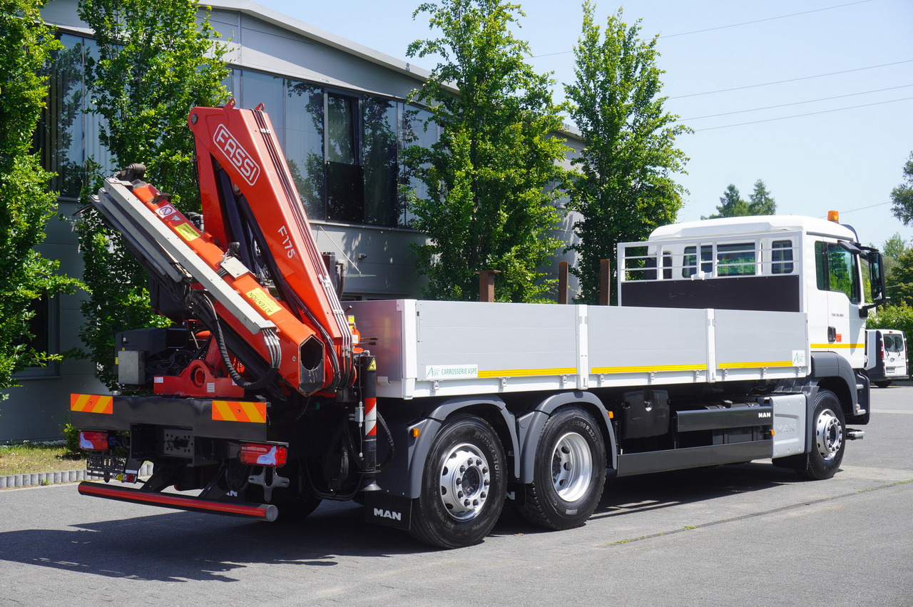 MAN TGS 26.360 Flatbed / Fassi F175 7.7 T / steered 3rd axle - Bortu kravas automašīna/ Platforma, Kravas auto ar manipulatoru: foto 5 MAN TGS 26.360 Flatbed / Fassi F175 7.7 T / steered 3rd axle - Bortu kravas automašīna/ Platforma, Kravas auto ar manipulatoru: foto 5