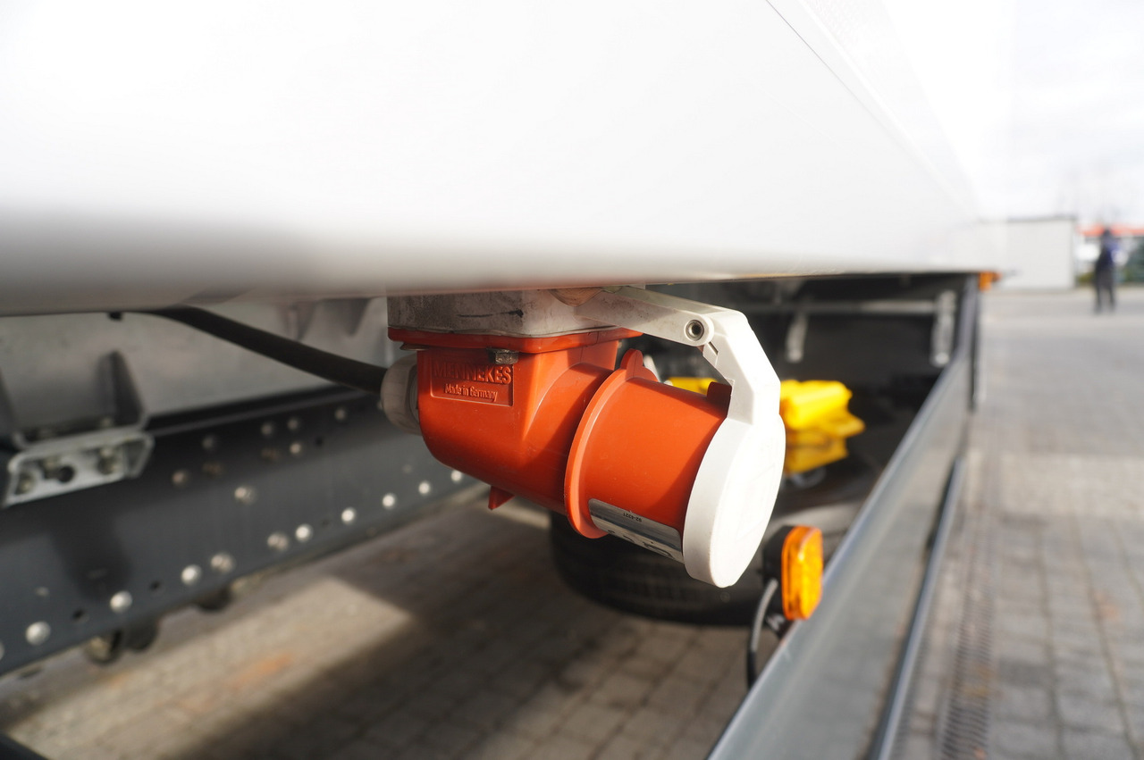 MAN TGX 26.400 / IGLOOCAR / Carrier Supra 1150 MT Silent - Kravas automašīna refrižerators: foto 5 MAN TGX 26.400 / IGLOOCAR / Carrier Supra 1150 MT Silent - Kravas automašīna refrižerators: foto 5
