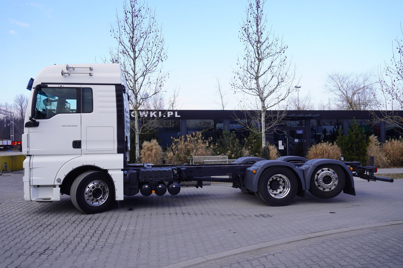 MAN TGX 26,500 / 500 HP / steering 3rd axle / 20 t cap. / Chassis 6.5 m - Šasija kravas automašīna: foto 4 MAN TGX 26,500 / 500 HP / steering 3rd axle / 20 t cap. / Chassis 6.5 m - Šasija kravas automašīna: foto 4