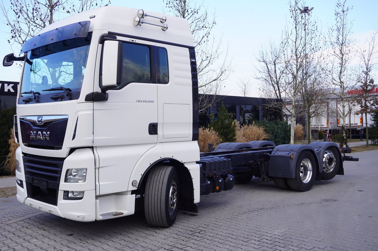 MAN TGX 26,500 / 500 HP / steering 3rd axle / 20 t cap. / Chassis 6.5 m - Šasija kravas automašīna: foto 1 MAN TGX 26,500 / 500 HP / steering 3rd axle / 20 t cap. / Chassis 6.5 m - Šasija kravas automašīna: foto 1