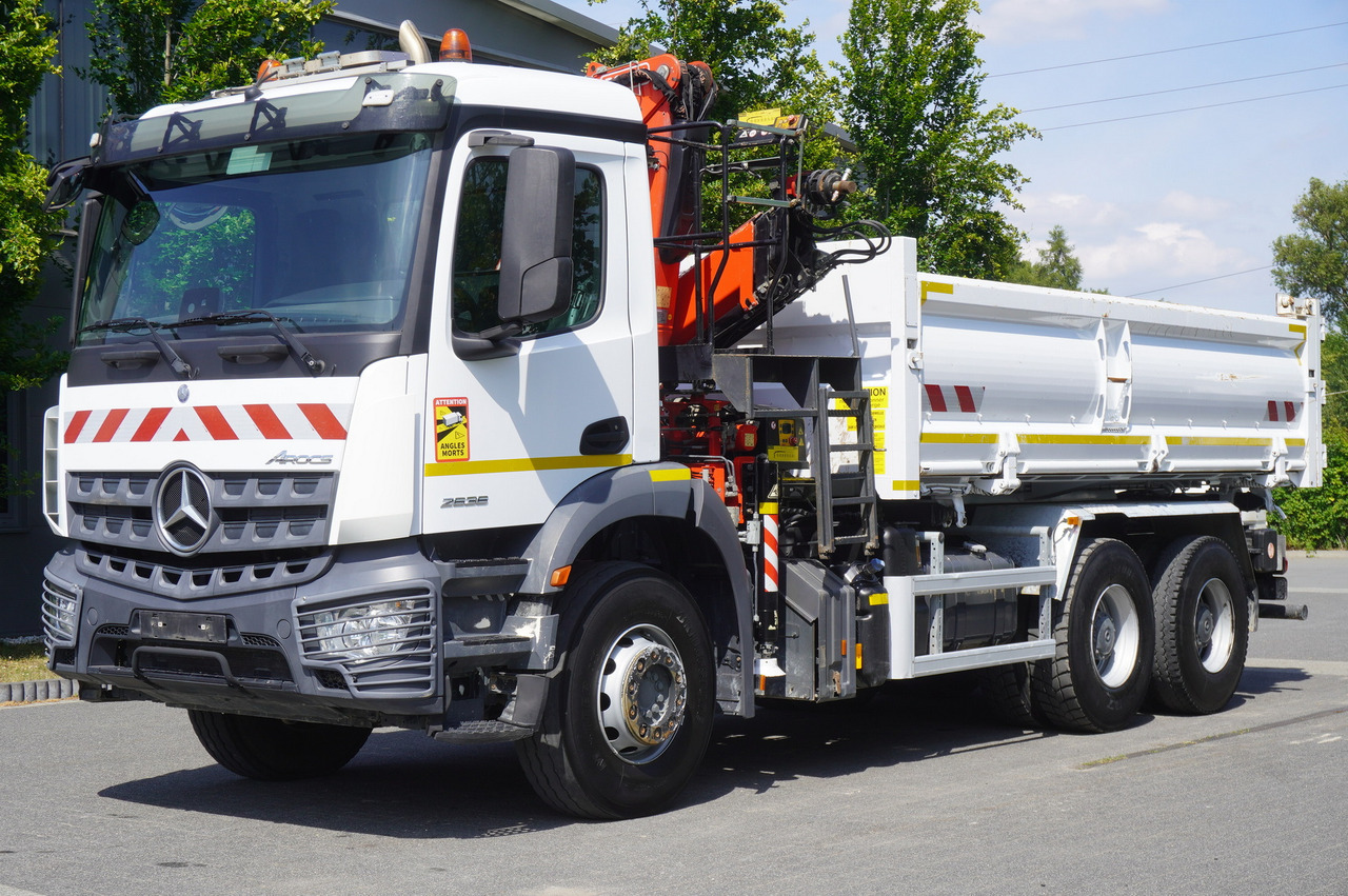 MERCEDES-BENZ AROCS 2636 / Fassi F155A.0.22 crane 6t / 120 tho. km / 3-sided dump truck / 2 x Bordmatic - Kravas automašīna pašizgāzējs, Kravas auto ar manipulatoru: foto 3 MERCEDES-BENZ AROCS 2636 / Fassi F155A.0.22 crane 6t / 120 tho. km / 3-sided dump truck / 2 x Bordmatic - Kravas automašīna pašizgāzējs, Kravas auto ar manipulatoru: foto 3