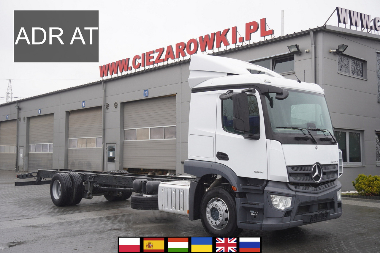 MERCEDES-BENZ Actros 1824 / 9.1 m chassis / ADR AT / sleeping cabin - Šasija kravas automašīna: foto 1 MERCEDES-BENZ Actros 1824 / 9.1 m chassis / ADR AT / sleeping cabin - Šasija kravas automašīna: foto 1