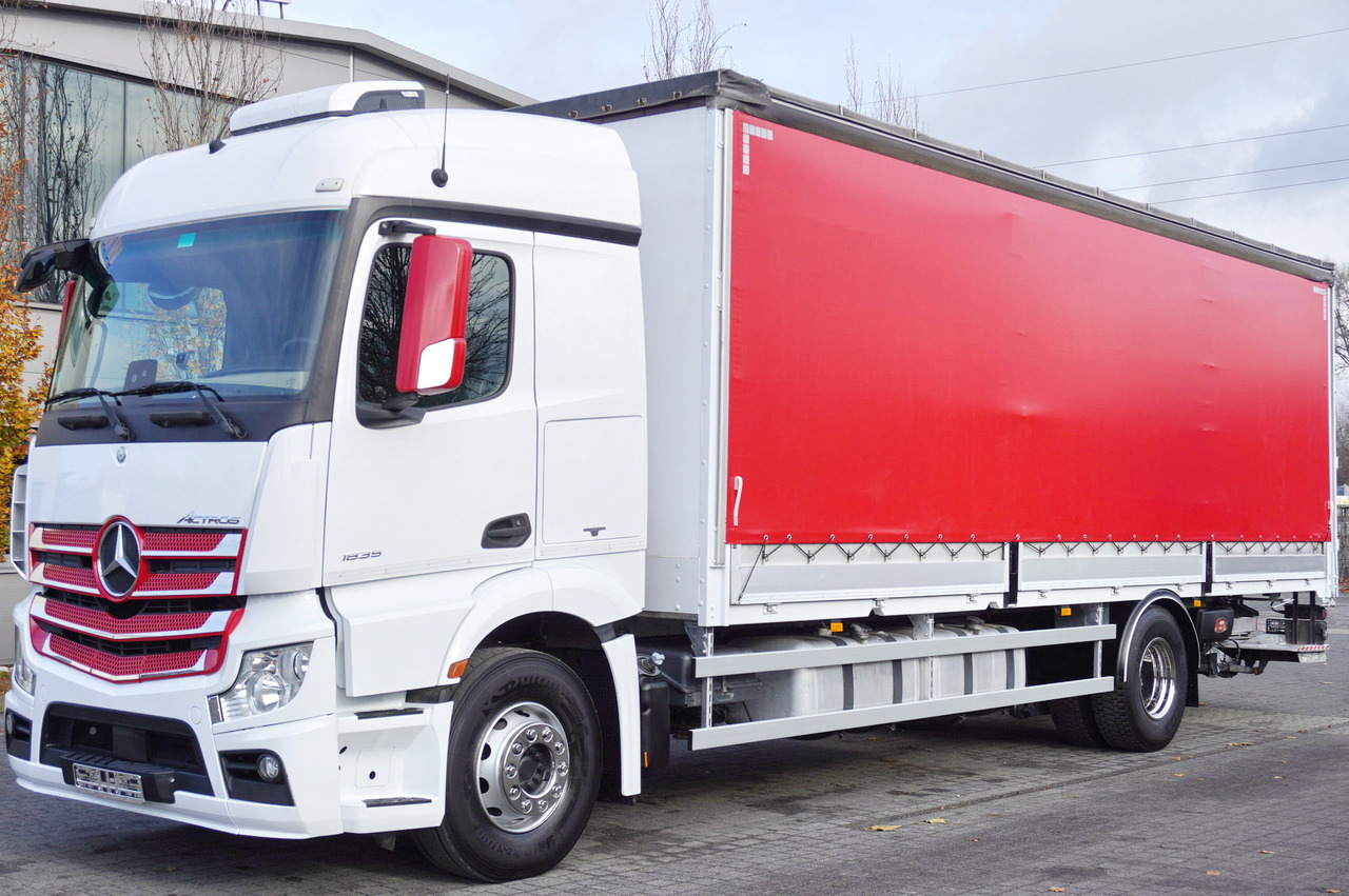 MERCEDES-BENZ Actros 1835 E6 4×2 / Curtainsider 21 pallets / tail lift 1.5t - Kravas automašīna ar tentu: foto 1 MERCEDES-BENZ Actros 1835 E6 4×2 / Curtainsider 21 pallets / tail lift 1.5t - Kravas automašīna ar tentu: foto 1