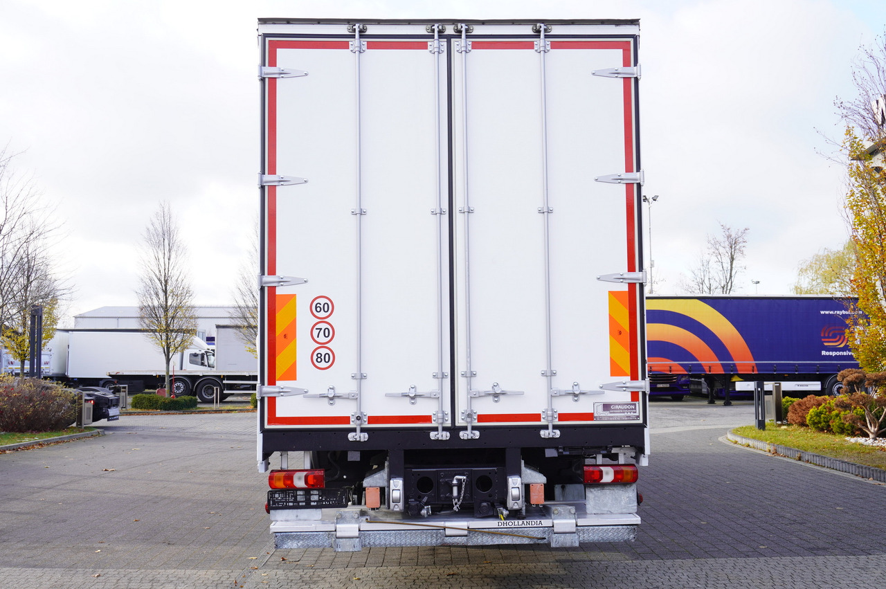 MERCEDES-BENZ Actros 1835 E6 4×2 / Curtainsider 21 pallets / tail lift 1.5t - Kravas automašīna ar tentu: foto 2 MERCEDES-BENZ Actros 1835 E6 4×2 / Curtainsider 21 pallets / tail lift 1.5t - Kravas automašīna ar tentu: foto 2