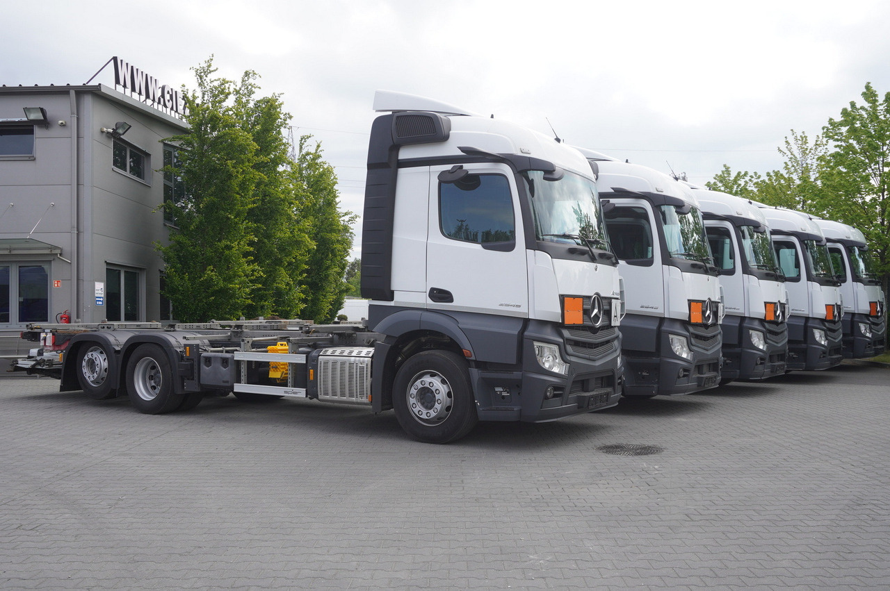 MERCEDES-BENZ Actros 2545 6×2 MP5 / ADR AT / 12 units - Konteineru vedējs/ Kravas automašīna ar noņemamā virsbūve: foto 2 MERCEDES-BENZ Actros 2545 6×2 MP5 / ADR AT / 12 units - Konteineru vedējs/ Kravas automašīna ar noņemamā virsbūve: foto 2