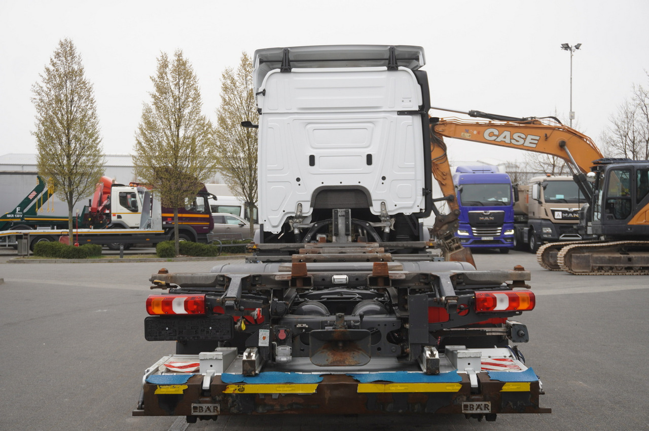 MERCEDES-BENZ Actros 2545 6×2 MP5 / ADR / several units - Konteineru vedējs/ Kravas automašīna ar noņemamā virsbūve: foto 4 MERCEDES-BENZ Actros 2545 6×2 MP5 / ADR / several units - Konteineru vedējs/ Kravas automašīna ar noņemamā virsbūve: foto 4