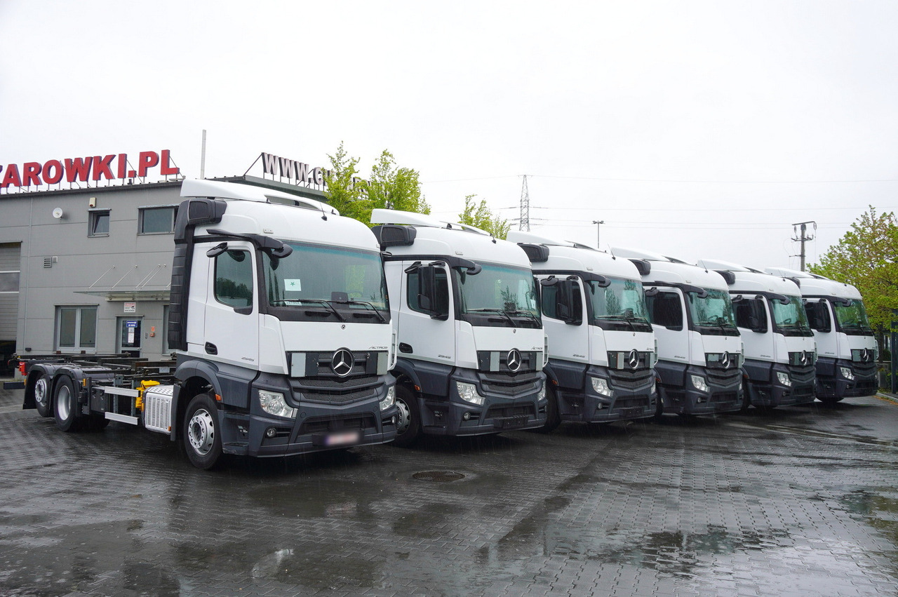 MERCEDES-BENZ Actros 2545 6×2 MP5 / FULL ADR / 12 units - Konteineru vedējs/ Kravas automašīna ar noņemamā virsbūve: foto 2 MERCEDES-BENZ Actros 2545 6×2 MP5 / FULL ADR / 12 units - Konteineru vedējs/ Kravas automašīna ar noņemamā virsbūve: foto 2