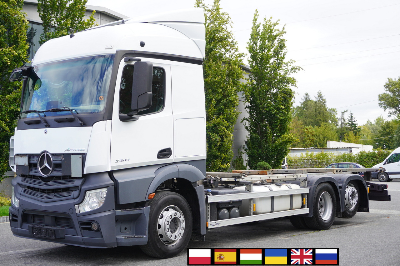 MERCEDES-BENZ Actros 2545 6×2 MP5 / Full ADR / 2 units - Konteineru vedējs/ Kravas automašīna ar noņemamā virsbūve: foto 1 MERCEDES-BENZ Actros 2545 6×2 MP5 / Full ADR / 2 units - Konteineru vedējs/ Kravas automašīna ar noņemamā virsbūve: foto 1