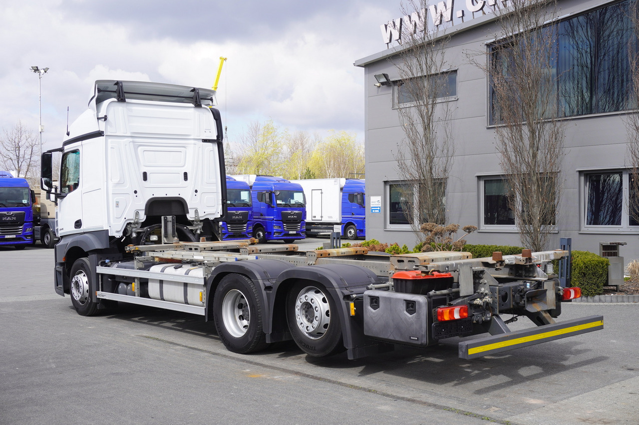 MERCEDES-BENZ Actros 2545 6x2 MP5 / Full ADR / BDF - Konteineru vedējs/ Kravas automašīna ar noņemamā virsbūve: foto 3 MERCEDES-BENZ Actros 2545 6x2 MP5 / Full ADR / BDF - Konteineru vedējs/ Kravas automašīna ar noņemamā virsbūve: foto 3