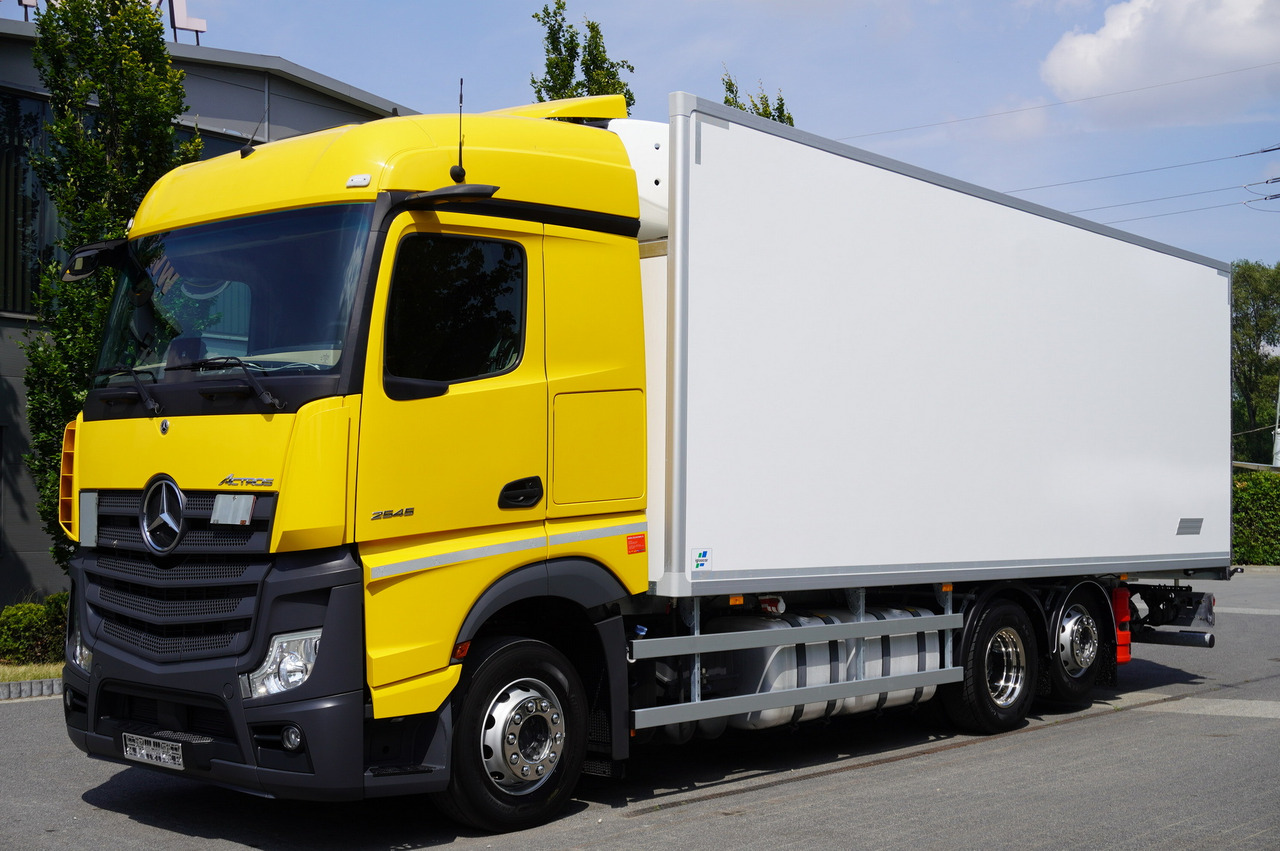 MERCEDES-BENZ Actros 2545 MP5 6×2 E6 / NEW Igloocar refrigerator / 19 pallets - Kravas automašīna refrižerators: foto 1 MERCEDES-BENZ Actros 2545 MP5 6×2 E6 / NEW Igloocar refrigerator / 19 pallets - Kravas automašīna refrižerators: foto 1