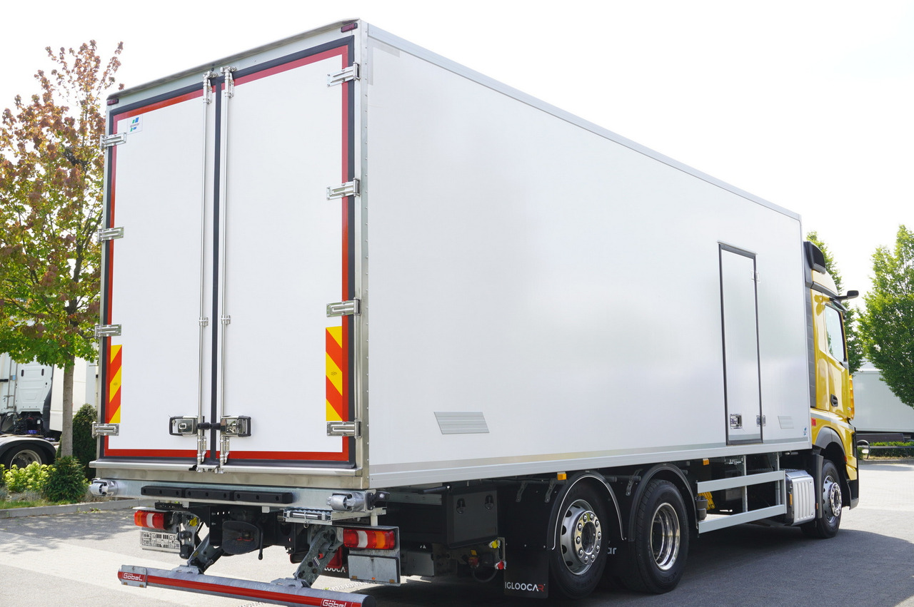 MERCEDES-BENZ Actros 2545 MP5 6×2 E6 / NEW Igloocar refrigerator / 19 pallets - Kravas automašīna refrižerators: foto 4 MERCEDES-BENZ Actros 2545 MP5 6×2 E6 / NEW Igloocar refrigerator / 19 pallets - Kravas automašīna refrižerators: foto 4
