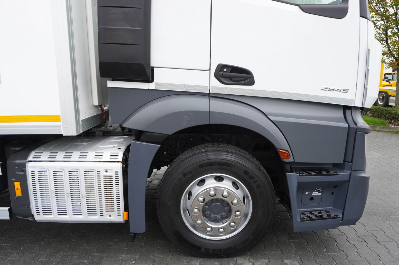 Kravas automašīna refrižerators MERCEDES-BENZ Actros 2545 MP5 / Lecapitaine 18 EPAL refrigerator / Bitemperature / Carrier Supra 850 MT / ADR AT: foto 15