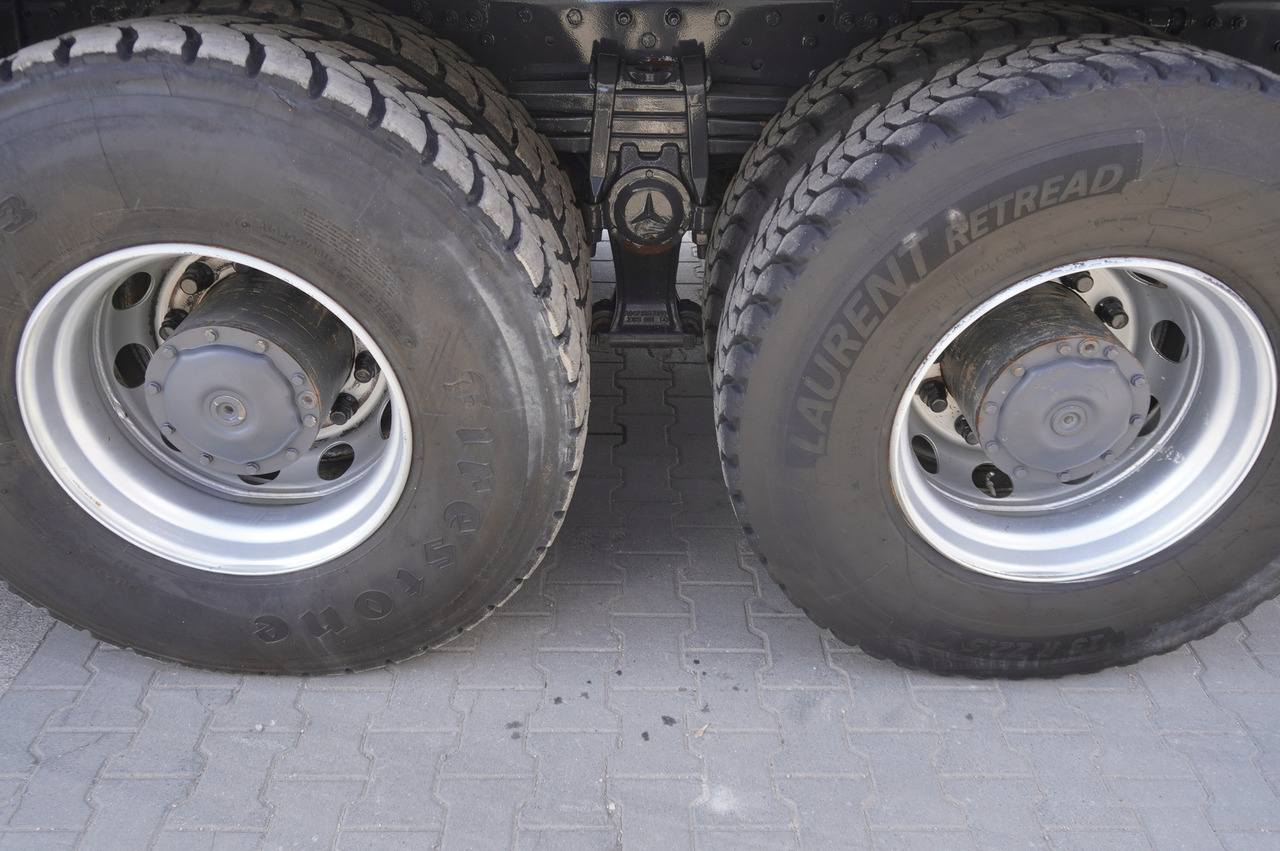 Bortu kravas automašīna/ Platforma, Kravas auto ar manipulatoru MERCEDES-BENZ Actros 2641 6×4 E5 / Crane / Dumper / 110000 km!: foto 20