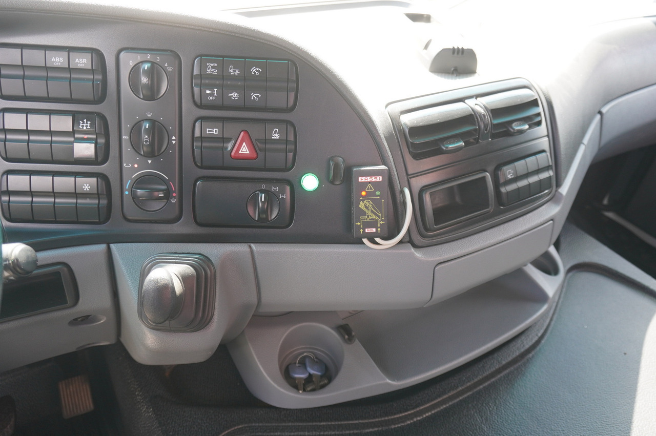 Bortu kravas automašīna/ Platforma, Kravas auto ar manipulatoru MERCEDES-BENZ Actros 2641 6×4 E5 / Crane / Dumper / 110000 km!: foto 26