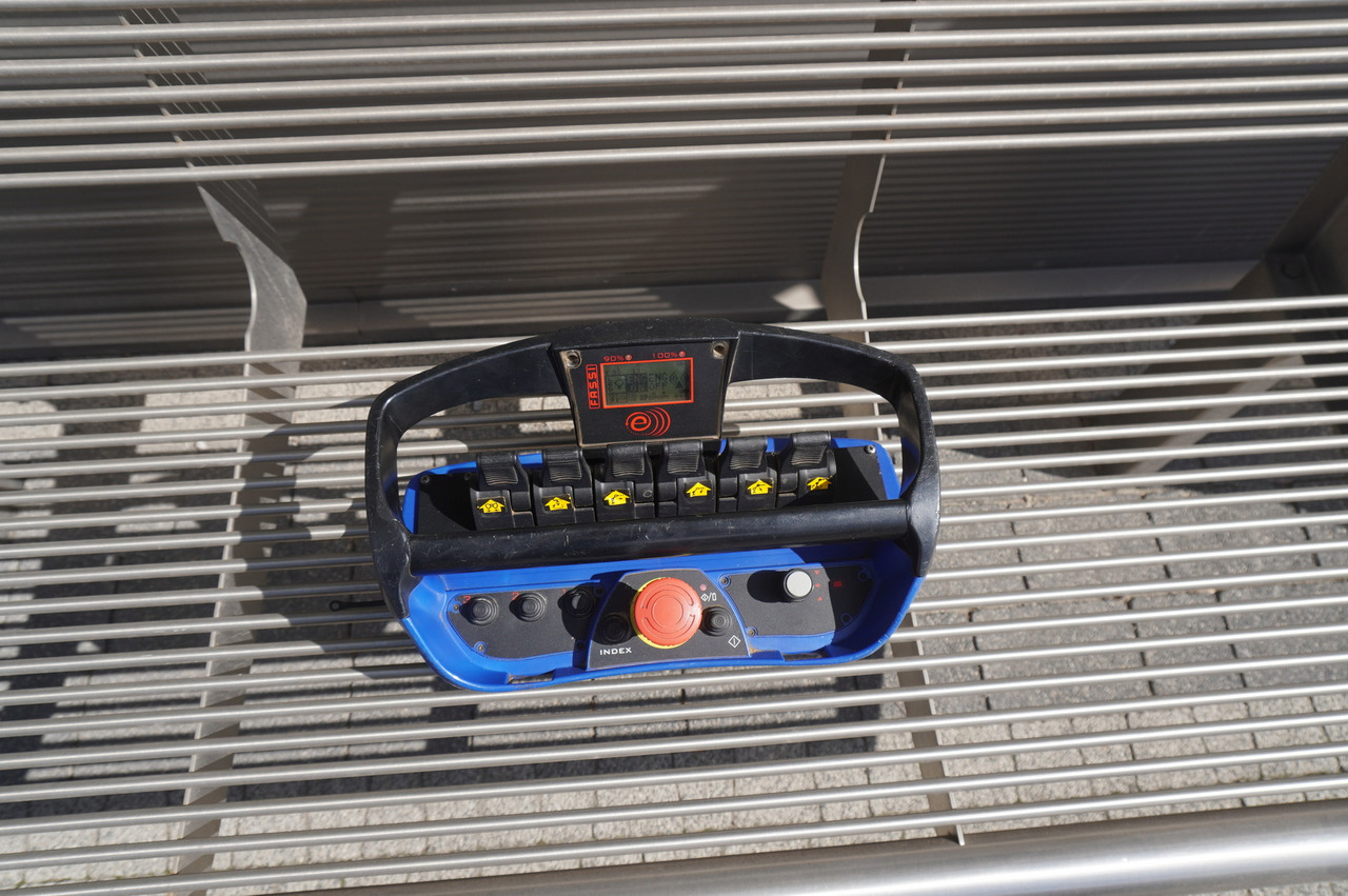 Bortu kravas automašīna/ Platforma, Kravas auto ar manipulatoru MERCEDES-BENZ Actros 2641 6×4 E5 / Crane / Dumper / 110000 km!: foto 6