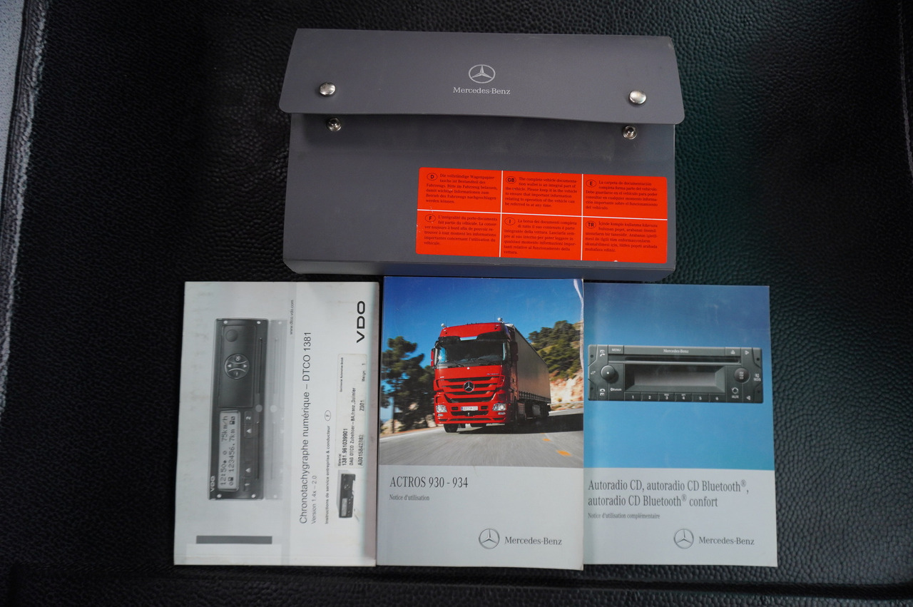 Bortu kravas automašīna/ Platforma, Kravas auto ar manipulatoru MERCEDES-BENZ Actros 2641 6×4 E5 / Crane / Dumper / 110000 km!: foto 30