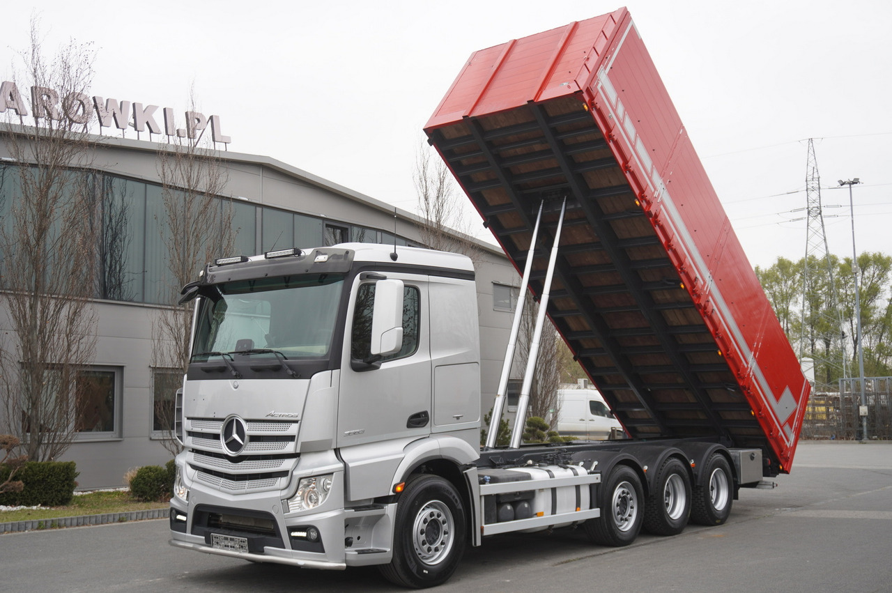 MERCEDES-BENZ Actros 3563 8x4 / Tipper for grain 20 t load capacity - Bortu kravas automašīna/ Platforma: foto 1 MERCEDES-BENZ Actros 3563 8x4 / Tipper for grain 20 t load capacity - Bortu kravas automašīna/ Platforma: foto 1