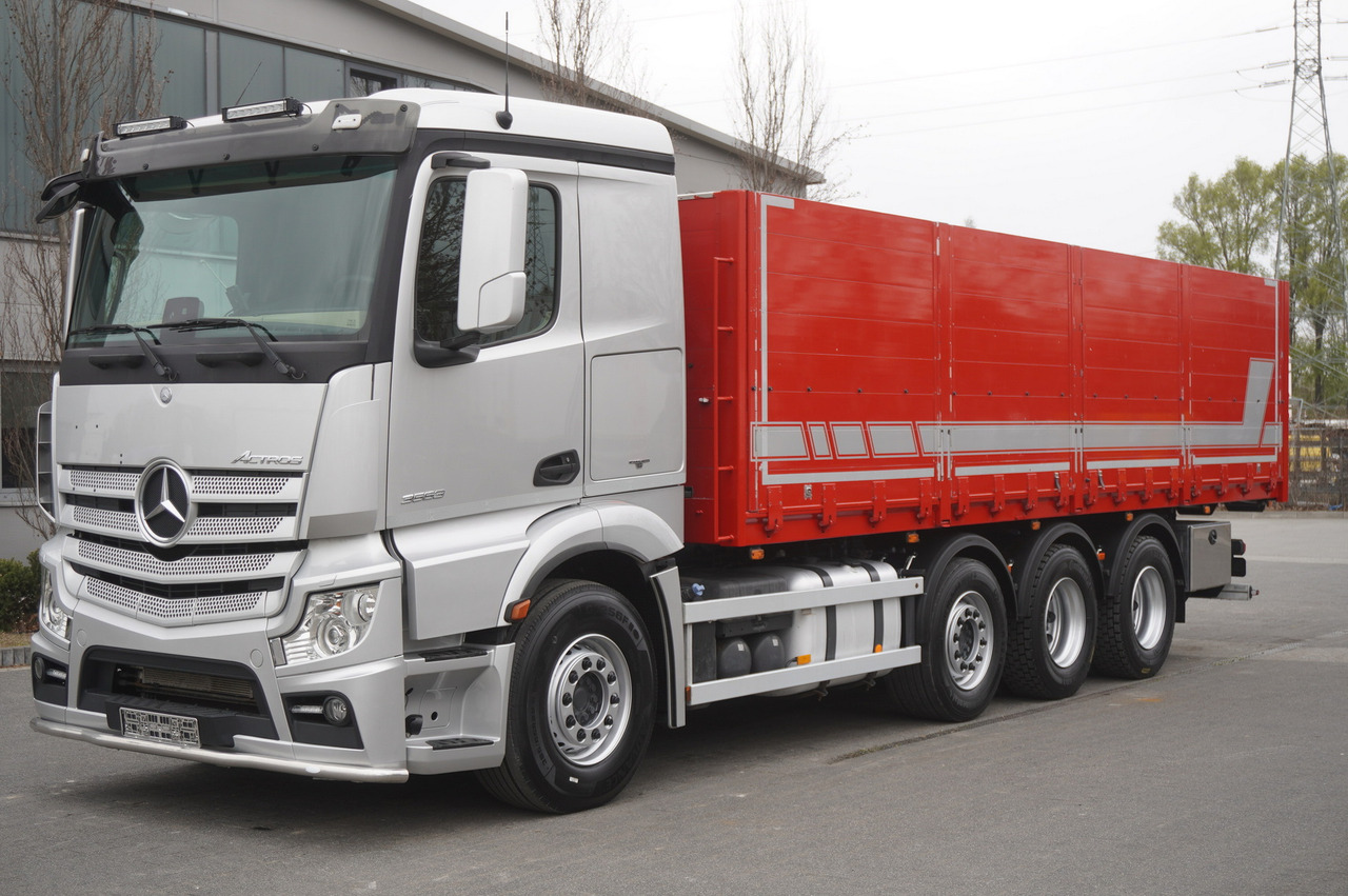 MERCEDES-BENZ Actros 3563 8x4 / Tipper for grain 20 t load capacity - Bortu kravas automašīna/ Platforma: foto 2 MERCEDES-BENZ Actros 3563 8x4 / Tipper for grain 20 t load capacity - Bortu kravas automašīna/ Platforma: foto 2
