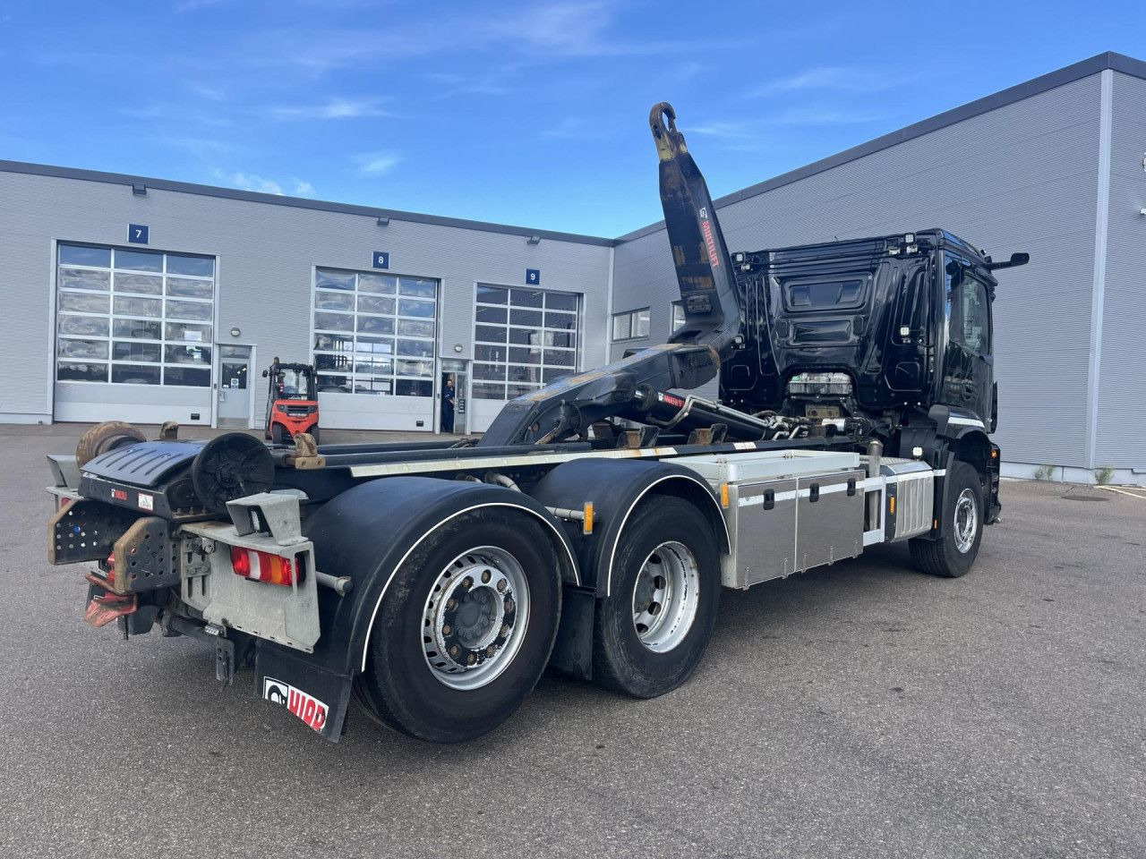 MERCEDES-BENZ Arocs 2543 6x2*4 / 21t Hooklift HIAB ULT21Z56 / 2022 - Pacēlājs ar āķi: foto 3 MERCEDES-BENZ Arocs 2543 6x2*4 / 21t Hooklift HIAB ULT21Z56 / 2022 - Pacēlājs ar āķi: foto 3