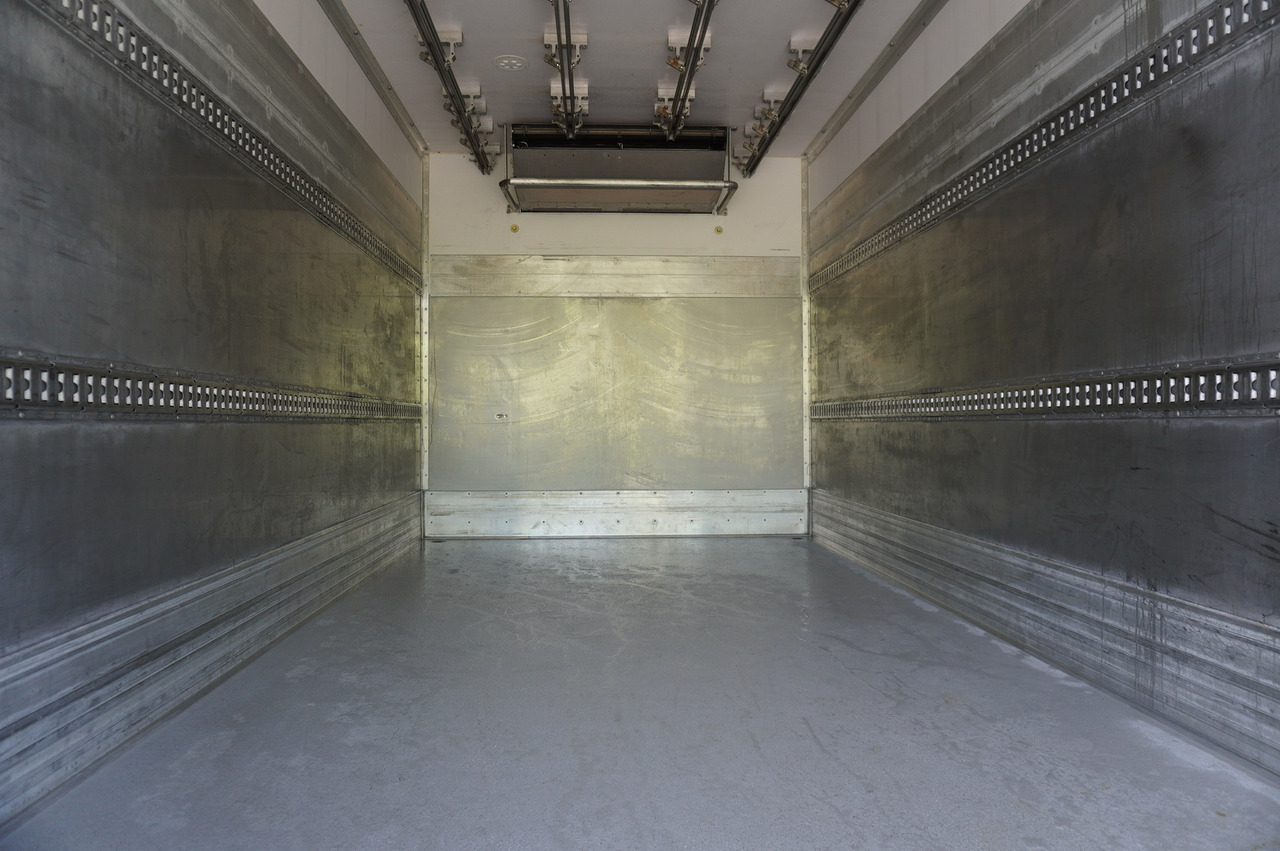 Kravas automašīna refrižerators, Kravas auto ar manipulatoru pārvadāšana gaļas MERCEDES-BENZ Atego 1021 / Lamberet meat hook refrigerator / Carcass elevator 1000 kg / Thermoking T800 R: foto 16