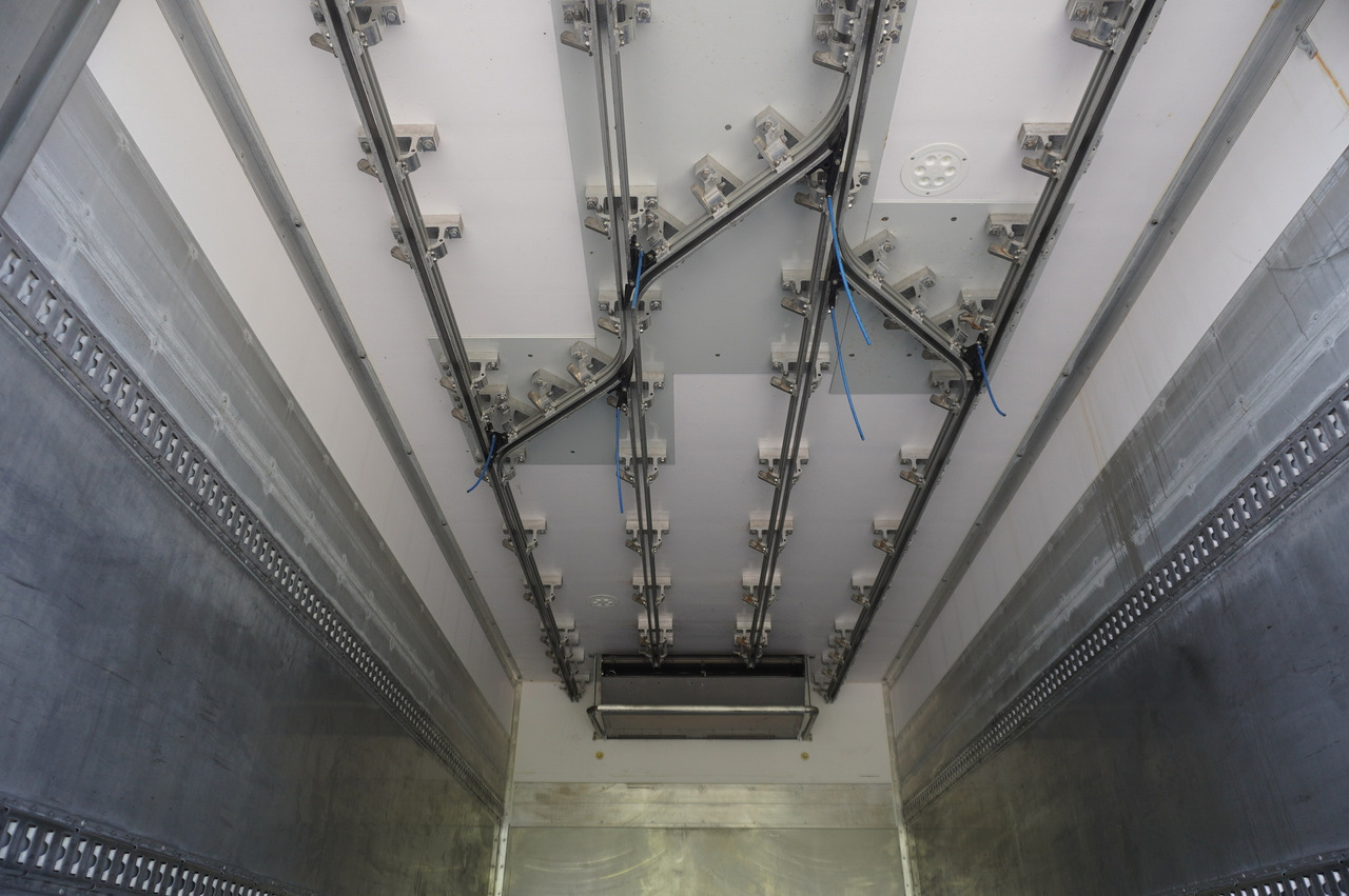 Kravas automašīna refrižerators, Kravas auto ar manipulatoru pārvadāšana gaļas MERCEDES-BENZ Atego 1021 / Lamberet meat hook refrigerator / Carcass elevator 1000 kg / Thermoking T800 R: foto 15