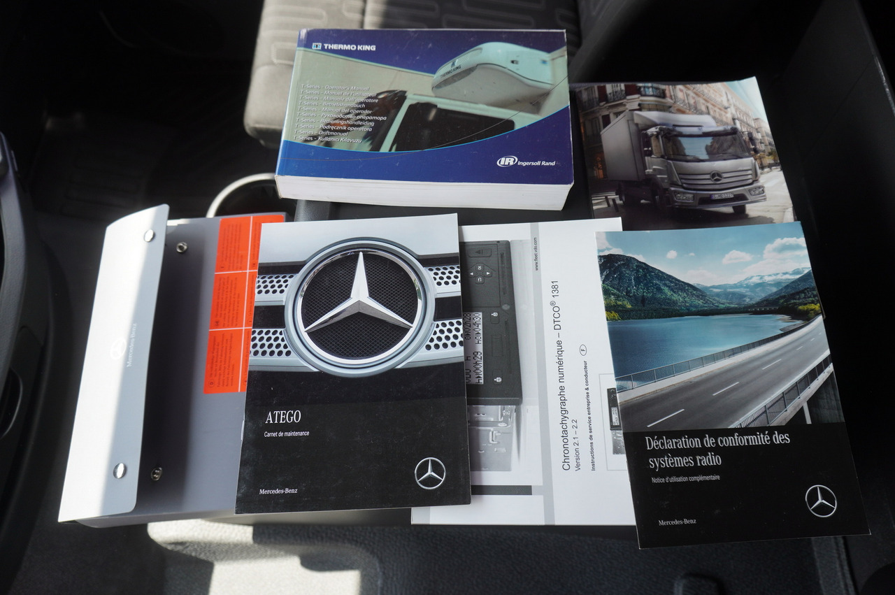 Kravas automašīna refrižerators, Kravas auto ar manipulatoru pārvadāšana gaļas MERCEDES-BENZ Atego 1021 / Lamberet meat hook refrigerator / Carcass elevator 1000 kg / Thermoking T800 R: foto 30