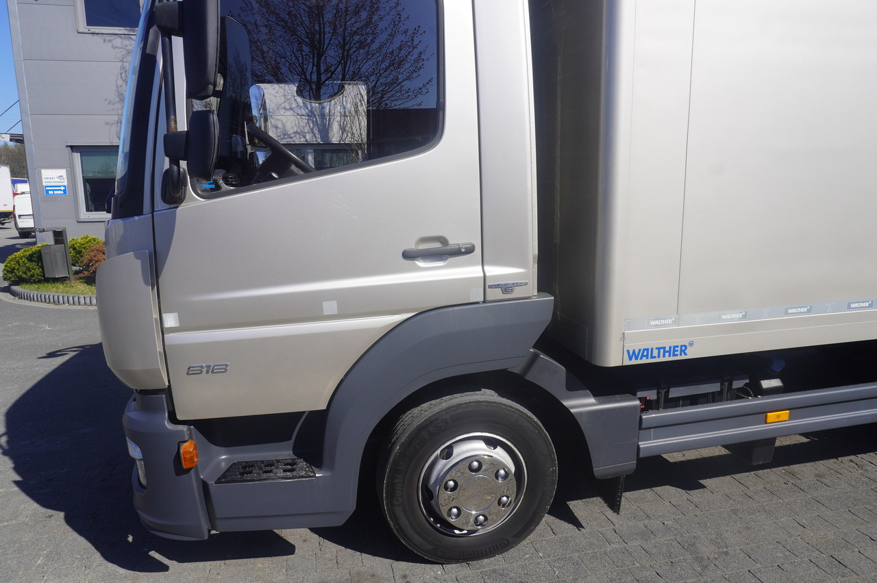 Kravas automašīna ar slēgto virsbūvi MERCEDES-BENZ Atego 818 / Box superstructure / DAUTEL tailgate 1.5T: foto 13