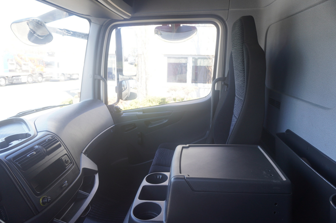 Kravas automašīna ar slēgto virsbūvi MERCEDES-BENZ Atego 818 / Box superstructure / DAUTEL tailgate 1.5T: foto 19