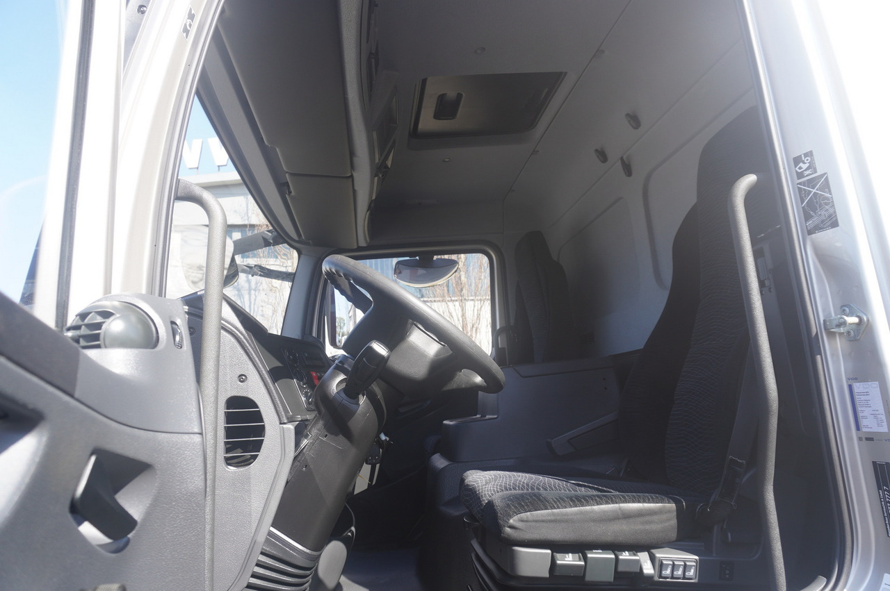 Kravas automašīna ar slēgto virsbūvi MERCEDES-BENZ Atego 818 / Box superstructure / DAUTEL tailgate 1.5T: foto 17