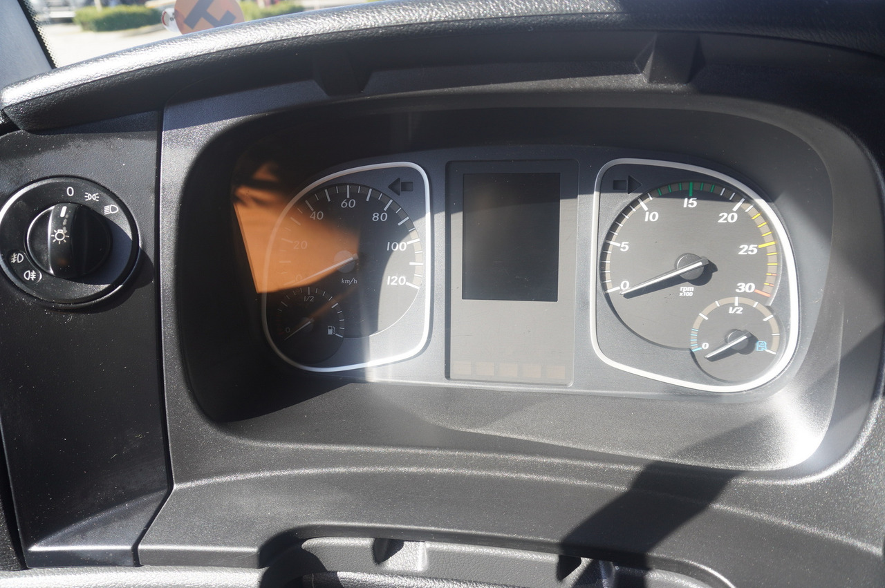 Kravas automašīna ar slēgto virsbūvi MERCEDES-BENZ Atego 818 / Box superstructure / DAUTEL tailgate 1.5T: foto 21