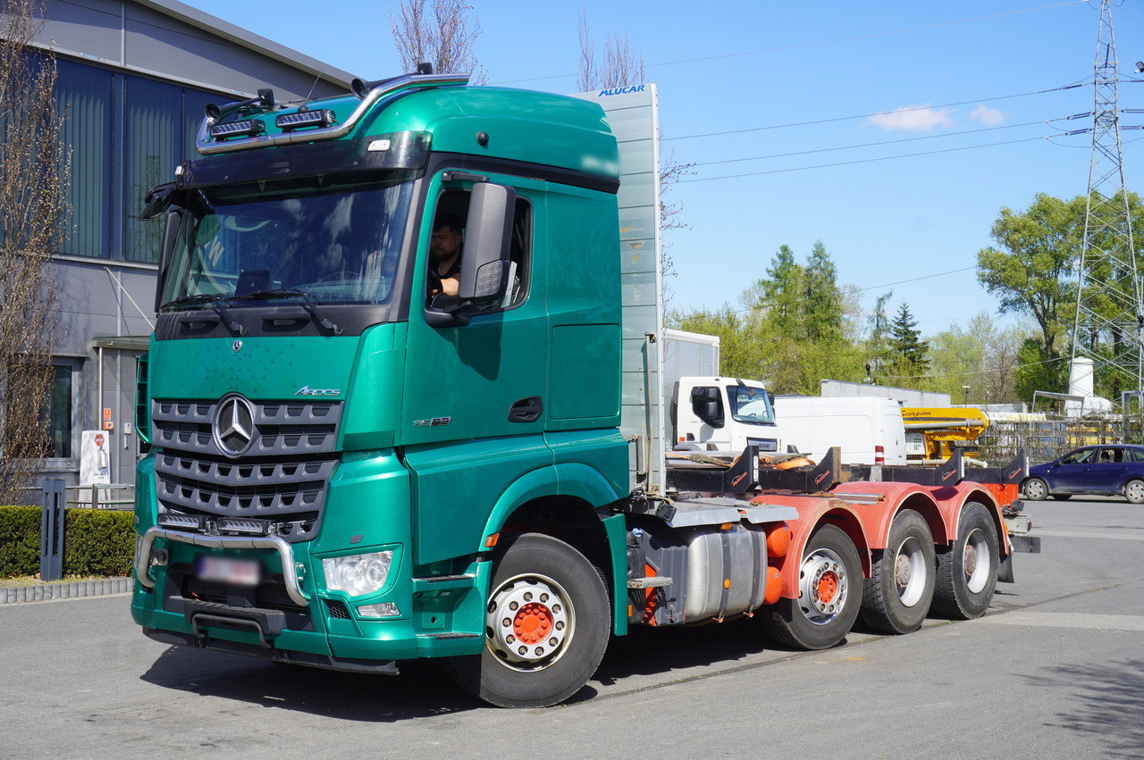 Kravas auto ar manipulatoru pārvadāšana koksnes Mercedes-Benz Arocs 3563 8 × 4 / 630 HP / steered axle / Logging superstructure: foto 12
