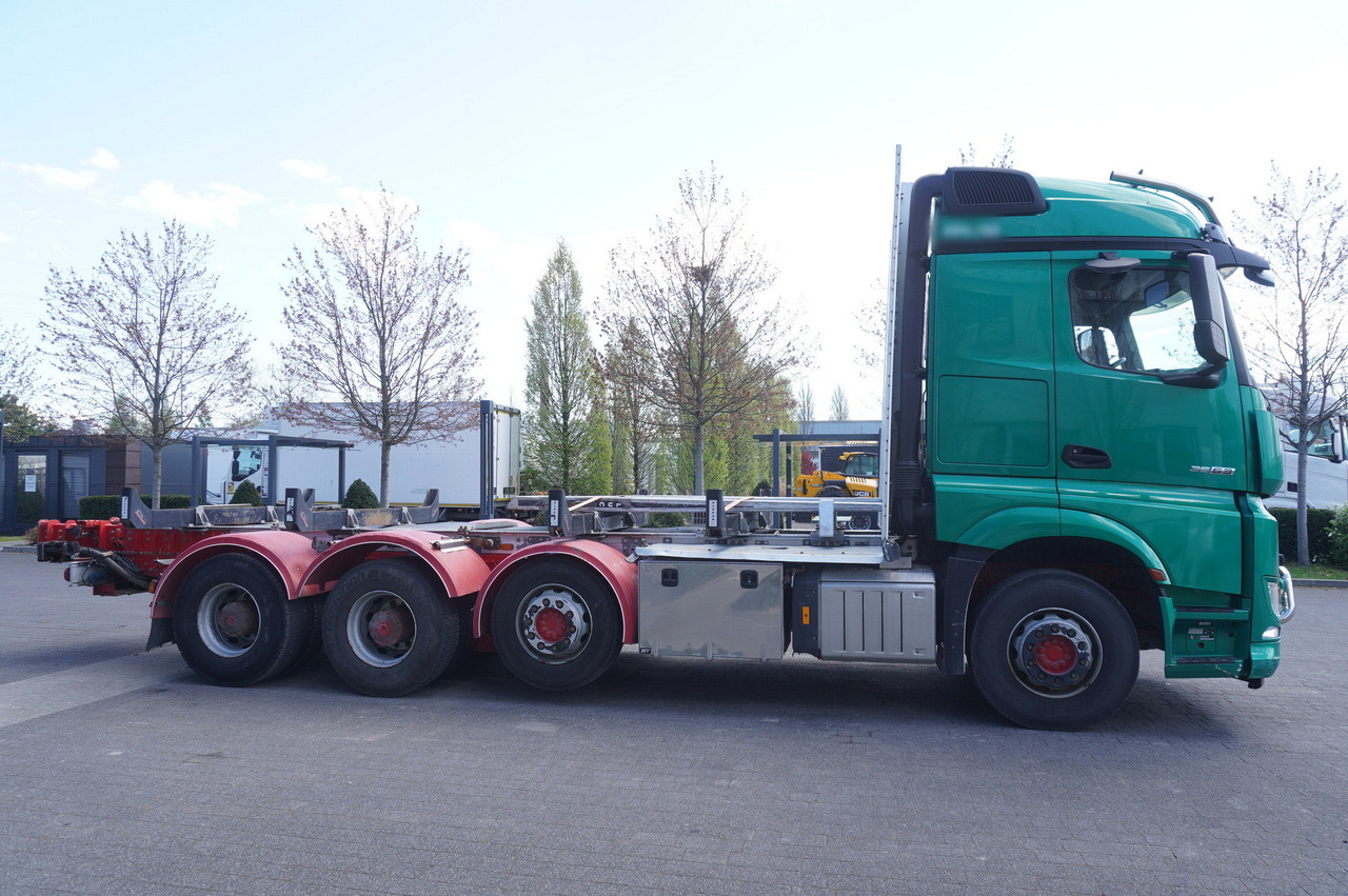 Kravas auto ar manipulatoru pārvadāšana koksnes Mercedes-Benz Arocs 3563 8 × 4 / 630 HP / steered axle / Logging superstructure: foto 8
