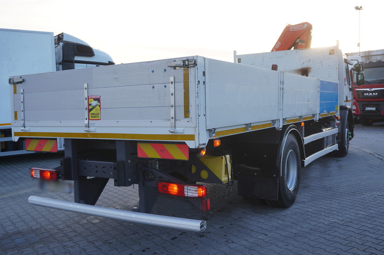 RENAULT C280 DTI 8 / FASSI crane 5.6 T / range 8 m / Flatbed 15 EPAL - Kravas auto ar manipulatoru: foto 3 RENAULT C280 DTI 8 / FASSI crane 5.6 T / range 8 m / Flatbed 15 EPAL - Kravas auto ar manipulatoru: foto 3