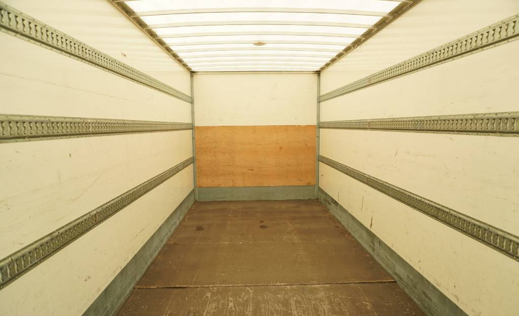 RENAULT D12 E6 / Container 18 pallets / tail lift - Kravas automašīna ar slēgto virsbūvi: foto 5 RENAULT D12 E6 / Container 18 pallets / tail lift - Kravas automašīna ar slēgto virsbūvi: foto 5