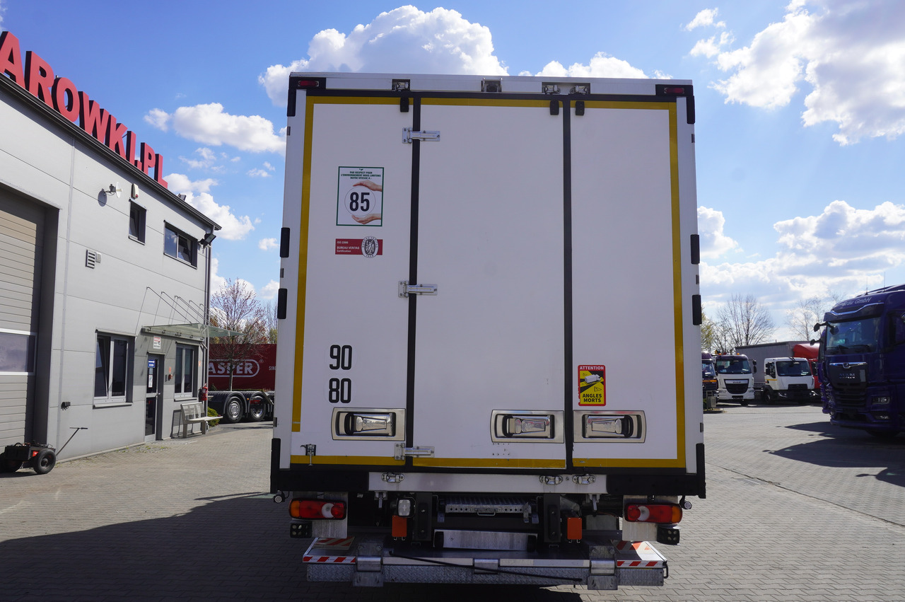 RENAULT D12 / Lamberet refrigerated truck / Dhollandia tail lift 1500 kg / 130 thousand km !! - Kravas automašīna refrižerators: foto 4 RENAULT D12 / Lamberet refrigerated truck / Dhollandia tail lift 1500 kg / 130 thousand km !! - Kravas automašīna refrižerators: foto 4