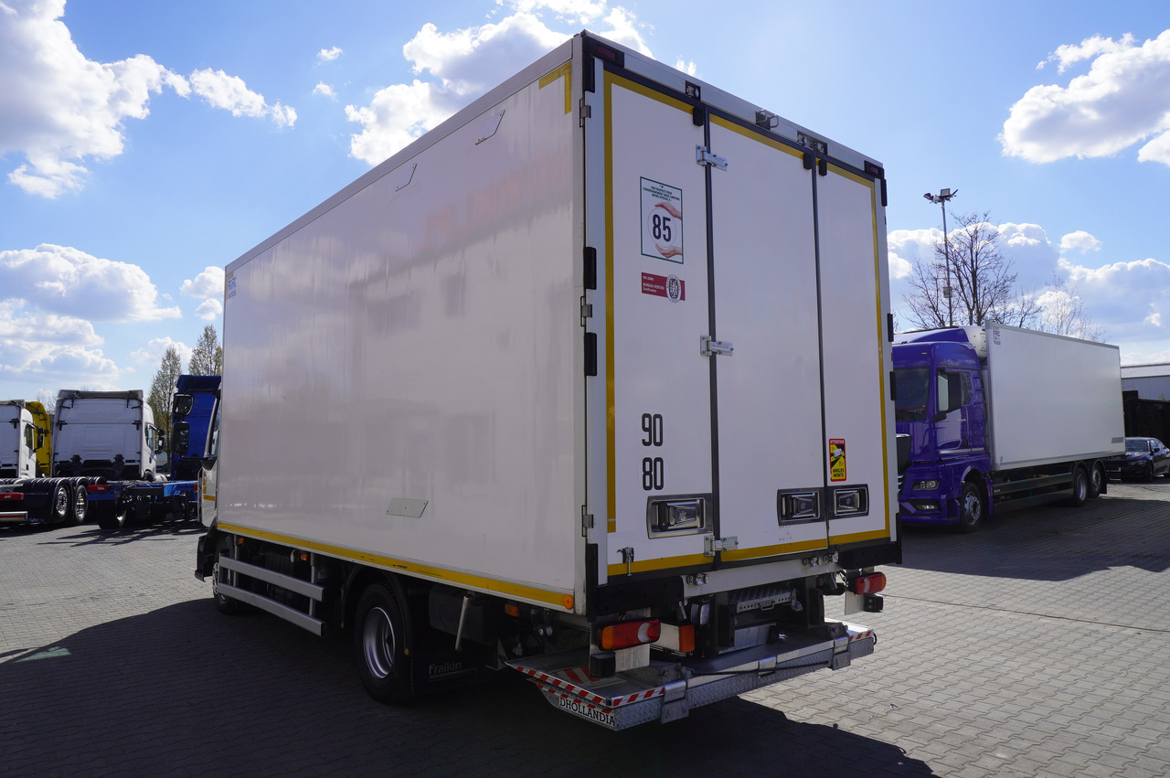 RENAULT D12 / Lamberet refrigerated truck / Dhollandia tail lift 1500 kg / 130 thousand km !! - Kravas automašīna refrižerators: foto 5 RENAULT D12 / Lamberet refrigerated truck / Dhollandia tail lift 1500 kg / 130 thousand km !! - Kravas automašīna refrižerators: foto 5
