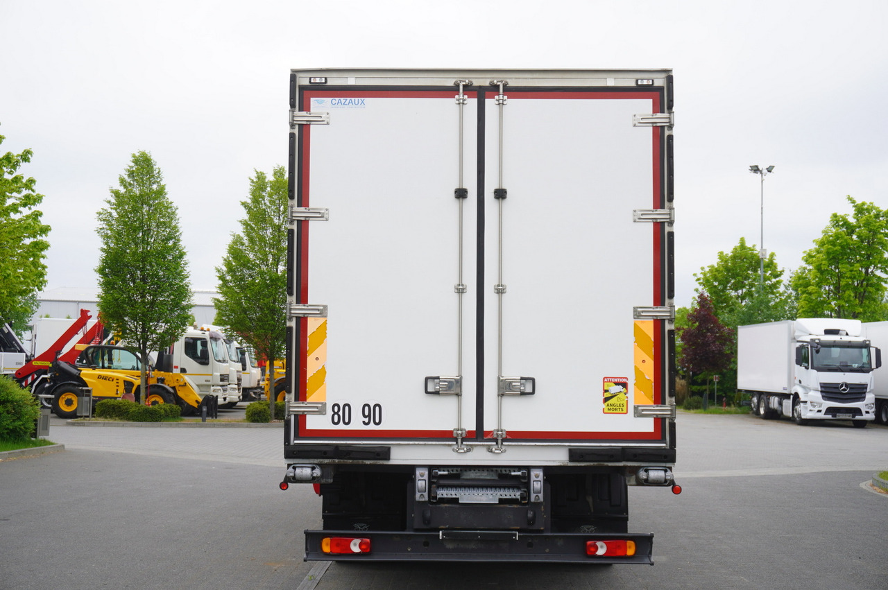RENAULT D13 / 140 tho km !!! / Meat hook refrigerator / Thermoking T800R / 2 units - Kravas automašīna refrižerators: foto 4 RENAULT D13 / 140 tho km !!! / Meat hook refrigerator / Thermoking T800R / 2 units - Kravas automašīna refrižerators: foto 4