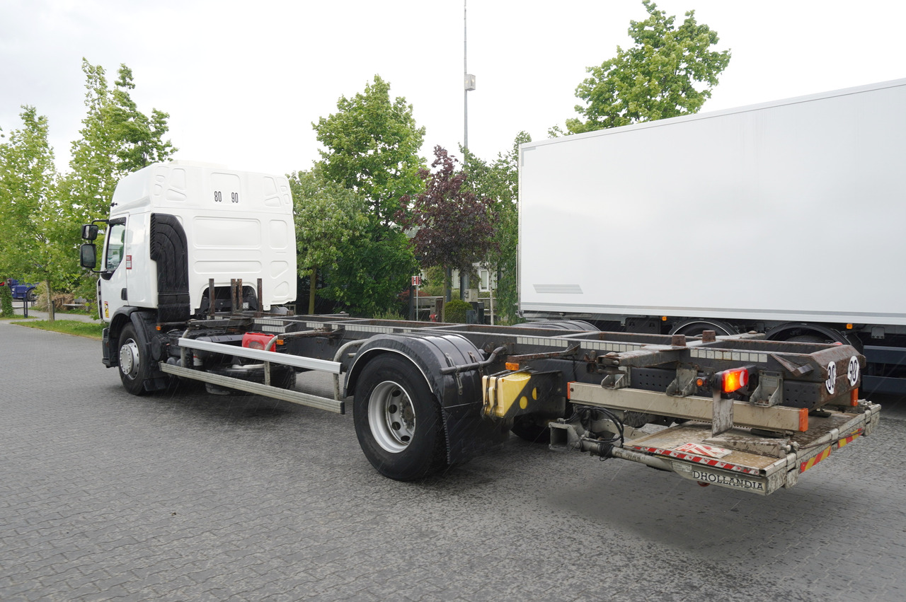 RENAULT D19 Wide Glob / BDF / load capacity 11t / 280 thousand km / tail lift - Šasija kravas automašīna: foto 3 RENAULT D19 Wide Glob / BDF / load capacity 11t / 280 thousand km / tail lift - Šasija kravas automašīna: foto 3