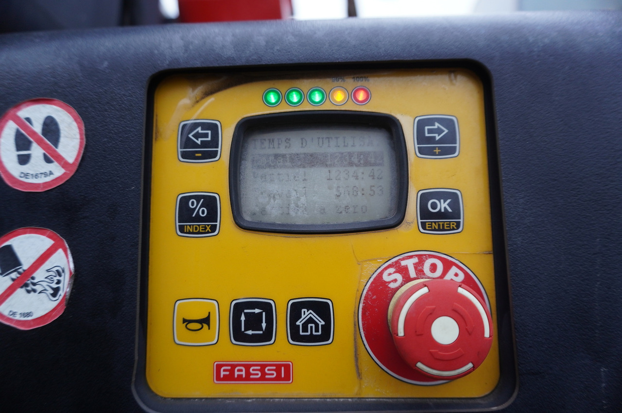 RENAULT RENAULT C280 DTI 8 / FASSI crane 5.6 T / 560 MTH / range 8 m / Flatbed 15 EPAL - Kravas auto ar manipulatoru: foto 3 RENAULT RENAULT C280 DTI 8 / FASSI crane 5.6 T / 560 MTH / range 8 m / Flatbed 15 EPAL - Kravas auto ar manipulatoru: foto 3