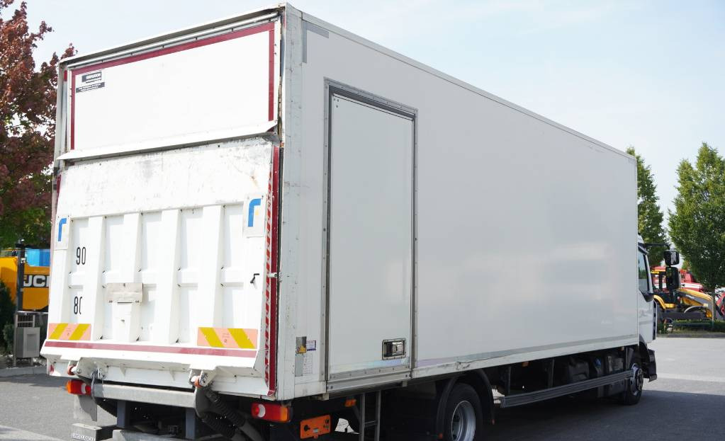 RENAULT Renault D12 E6 / Container 18 pallets / Lift - Kravas automašīna ar slēgto virsbūvi: foto 5 RENAULT Renault D12 E6 / Container 18 pallets / Lift - Kravas automašīna ar slēgto virsbūvi: foto 5