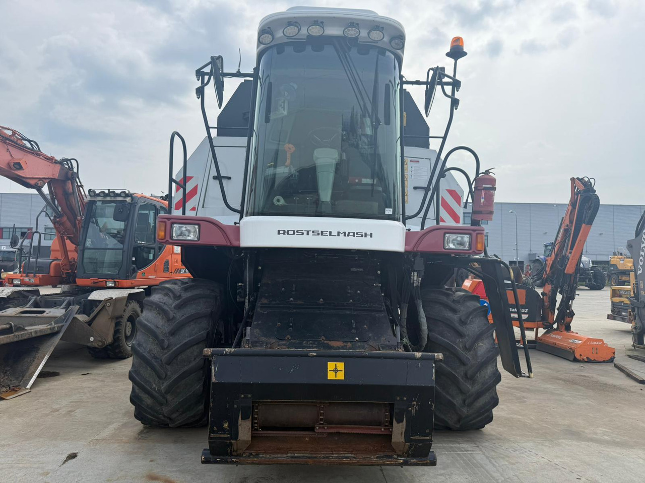 ROSTSELMASH VECTOR 425 RSM-101 grain harvester + Header 5 m + rapeseed harvesting extension / 2300 MTH - Labības kombains: foto 5 ROSTSELMASH VECTOR 425 RSM-101 grain harvester + Header 5 m + rapeseed harvesting extension / 2300 MTH - Labības kombains: foto 5