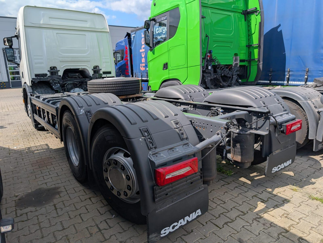 SCANIA P 340 B6x2*4NA / chassis frame / steering axle / CNG / large cab / 8 units - Atkritumu vedējs: foto 4 SCANIA P 340 B6x2*4NA / chassis frame / steering axle / CNG / large cab / 8 units - Atkritumu vedējs: foto 4