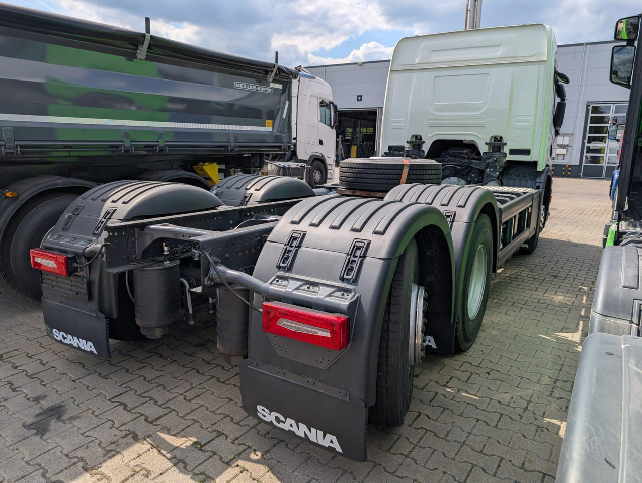 SCANIA P 340 B6x2*4NA / chassis frame / steering axle / CNG / large cab / 8 units - Atkritumu vedējs: foto 3 SCANIA P 340 B6x2*4NA / chassis frame / steering axle / CNG / large cab / 8 units - Atkritumu vedējs: foto 3