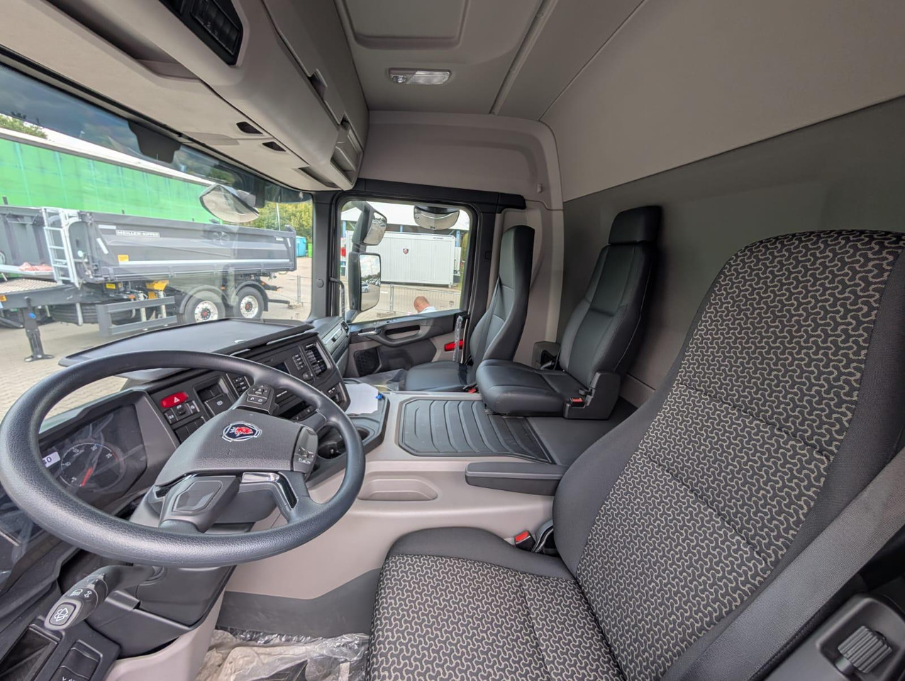 SCANIA P 340 B6x2*4NA / chassis frame / steering axle / CNG / large cab / 8 units - Šasija kravas automašīna: foto 5 SCANIA P 340 B6x2*4NA / chassis frame / steering axle / CNG / large cab / 8 units - Šasija kravas automašīna: foto 5