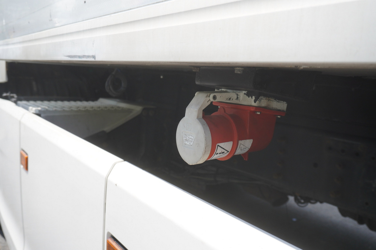 SCANIA R500 / Lecapitaine refrigerator Multitemp / Carrier Supra 950 MT / 3rd axle steered - Kravas automašīna refrižerators: foto 4 SCANIA R500 / Lecapitaine refrigerator Multitemp / Carrier Supra 950 MT / 3rd axle steered - Kravas automašīna refrižerators: foto 4