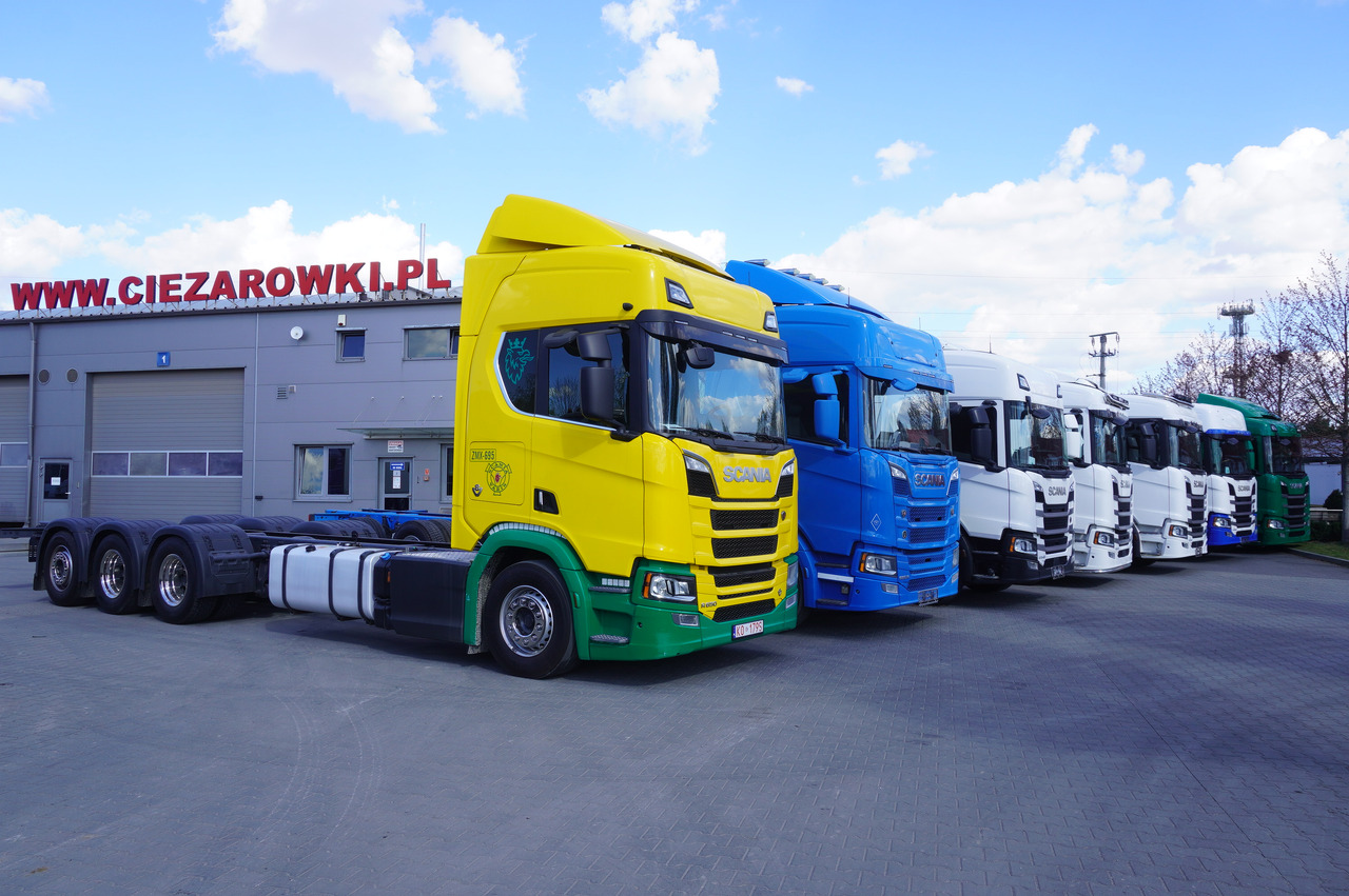 SCANIA R650 V8 / 650 HP/ frame 8.8 m / steered 4th axis / 20 units - Kravas auto ar manipulatoru: foto 1 SCANIA R650 V8 / 650 HP/ frame 8.8 m / steered 4th axis / 20 units - Kravas auto ar manipulatoru: foto 1